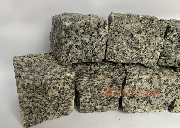 Žulové kostky 15x17 šedé